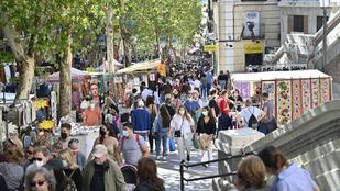 Trasladados los puestos del Rastro en Vara del Rey al jardín de las Heroínas de Sálvora por obras