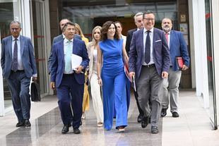 La presidenta se define como "contrapeso" de Sánchez y "entierra" a la oposición