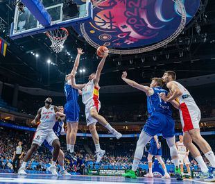 España remonta ante Finlandia y se clasifica para semifinales del Eurobasket