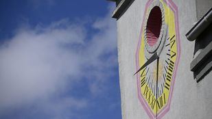 Relojes de sol en Usera, una “joya patrimonial” en vías de restauración