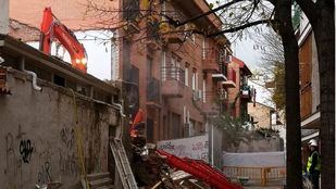 Derribo de una de las viviendas afectadas