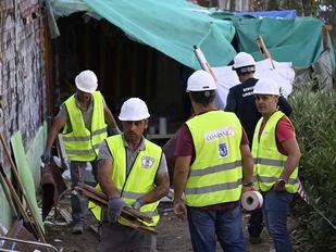 El Ayuntamiento desmantela el asentamiento ilegal junto a la M-30