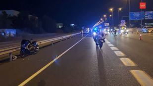 Fallece un motorista tras colisionar contra un turismo y ser arrollado por un camión