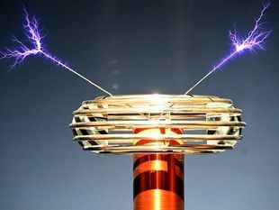 Una exposición interactiva acerca la figura de Nikola Tesla en CaixaForum