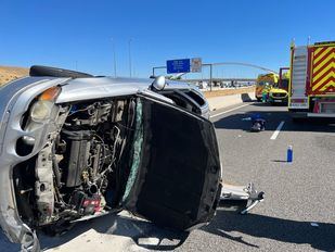 Herido grave un hombre tras volcar su coche en la A-2