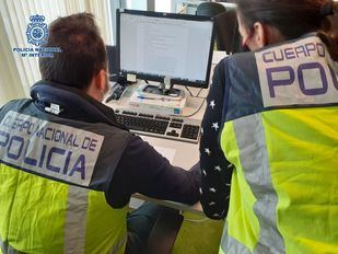 'Operación Teatro': 39 detenidos por suplantar la identidad de 140 clientes de banca