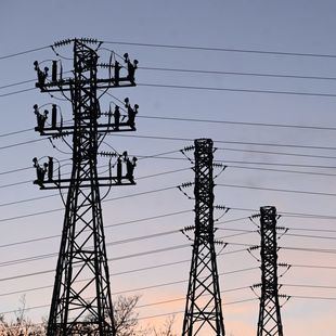 El precio de la luz cae un 21 por ciento este sábado