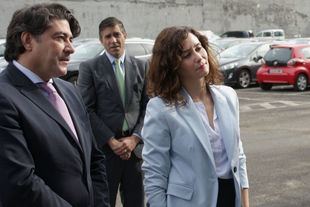 Ayuso evita pronunciarse sobre las dimisiones en Sanidad: "Sánchez lleva 40 ministros"