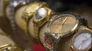 Los objetos perdidos, a subasta: de un boli 'Montblanc' de 10 euros a un 'Rolex' de 4.700