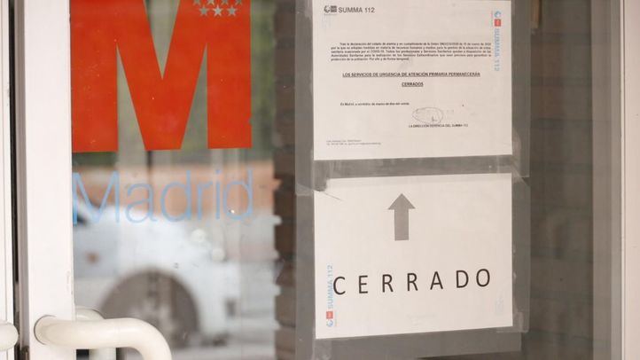 Puerta del Antiguo SUAP de Móstoles el día de la reapertura