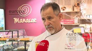 Las pastelerías madrileñas venden unos 500.000 kilos de buñuelos y huesos de santo