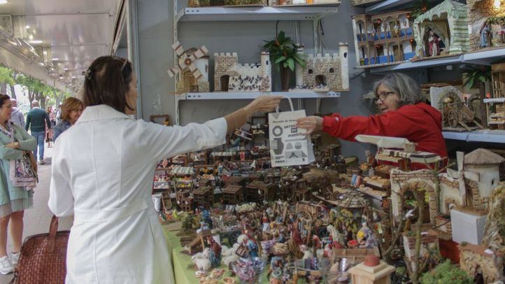 Feria de artesanía en Recoletos