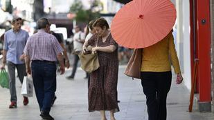 Predicciones con cabañuelas y avionetas 'antilluvia', los nuevos bulos meteorológicos