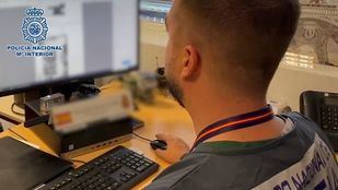 Detenido un 'lover boy' que prostituía a sus víctimas tras intimar