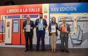 'Libros a la Calle' cumple 25 ediciones llevando la literatura al transporte público