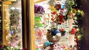 CEIM solicita al Gobierno central ampliar el encendido de los escaparates en Navidad