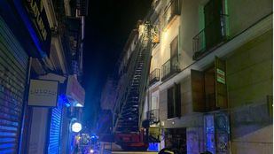 Un hombre, grave tras caerle una losa de escayola encima en Malasaña