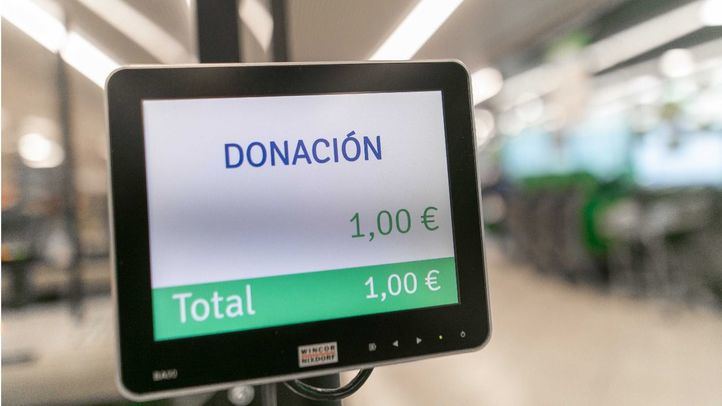 Detalle de la donación en caja en la Gran Recogida de Alimentos en Mercadona