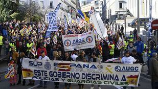 Marea de Residencias, policías, guardias civiles y trabajadoras del SAD inundan las calles de la capital