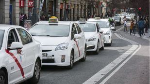 Madrid “flexibiliza” los horarios del servicio de taxi durante la Navidad