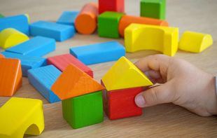 Un millón de euros más para la beca infantil