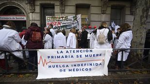 Huelguistas de Atención Primaria finalizan su encierro en la Consejería de Sanidad