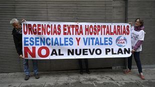 Vecinos de la Sierra Norte se desnudan contra el nuevo plan de urgencias extrahospitalarias