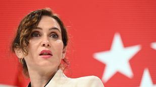 Críticas al Rectorado de la Complutense por nombrar "alumna ilustre" a Ayuso