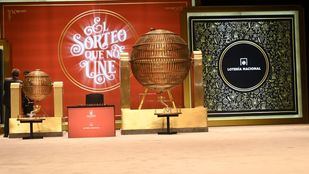 Los cuartos premios: 54.289 y 25.296