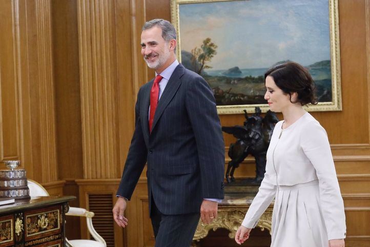 La presidenta de la Comunidad de Madrid, Isabel Díaz Ayuso, mantiene un encuentro con el rey Felipe VI
