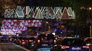 La iluminación navideña en Madrid se apagará a medianoche