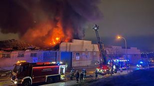 Incendio en una nave de Fuenlabrada