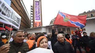 Manifestación de los afectados por la Línea 7B de Metro de Madrid