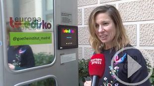 Teledisko convierte una antigua cabina de teléfono en una auténtica "pista de baile"