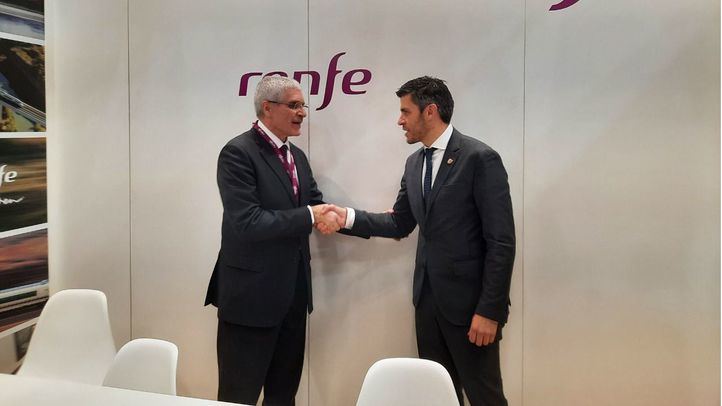Renfe y el Ayuntamiento de Campo de Criptana han renovado el acuerdo alcanzado en 2022 para la puesta en marcha de un tren turístico que con la denominación Tren de los Molinos