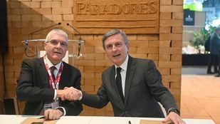 Renfe y Paradores amplían su colaboración para fomentar el turismo sostenible en España