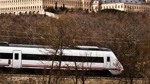 El uso irregular de los abonos gratuitos de Media Distancia de Renfe ha descendido del 20% al 2,5% en 2023