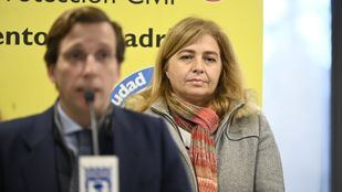 Inmaculada Sanz, directora de campaña de Almeida, y Borja Carabante, portavoz