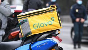 Más Madrid y Podemos piden la comparecencia de Dancausa y del director general de Glovo