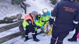 Heridos dos menores de 13 y 15 años en sendos accidentes de trineo