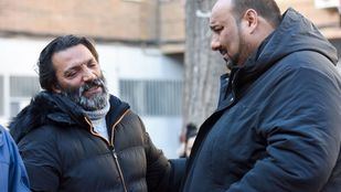 Familiares y amigos despiden al pequeño Ángel en el Tanatorio Sur de Carabanchel