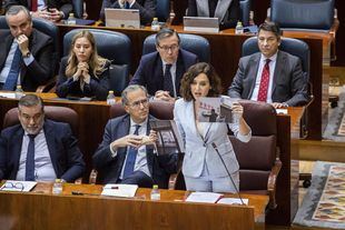 Ayuso acusa a los médicos de "manipular" pacientes con cartelería: "Es asqueroso"