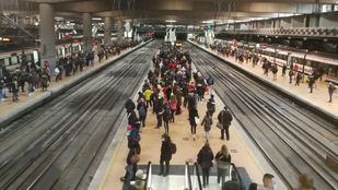 Madrid fuerza una reunión con Transportes por el Cercanías