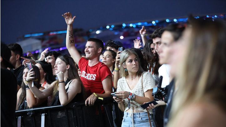 Asistentes al Mad Cool Festival disfrutan de un concierto en primera fila