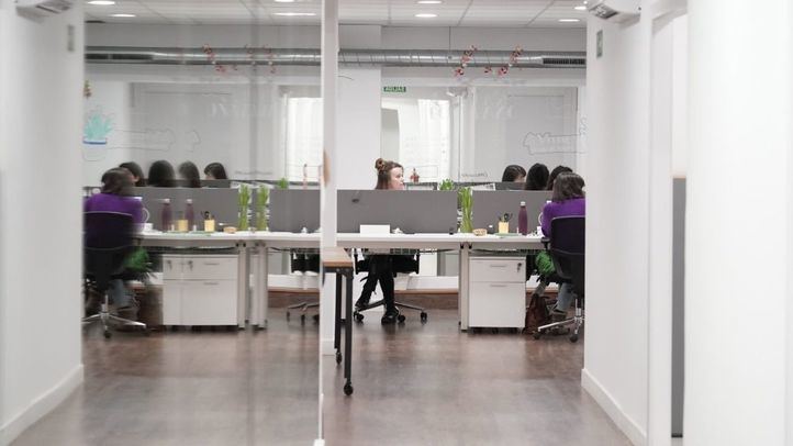 El alcalde de Madrid, José Luis Martínez-Almeida, acompañado del delegado de Familias, Igualdad y Bienestar Social, Pepe Aniorte, ha inaugurado esta mañana este Centro Municipal de Atención Integral contra la Violencia Sexual ‘Benita Pastrana’.