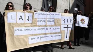 "No desconvocamos aunque no comamos": los letrados judiciales mantienen las protestas