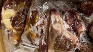 Retirada media tonelada de carne en mal estado en una tienda de Usera
