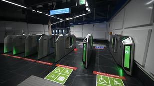 Metro de Madrid prevé implantar en dos años el pago con tarjeta en los tornos