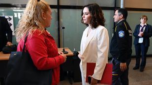 Ayuso abre la puerta a revocar el contrato de comidas en la residencia Francisco de Vitoria