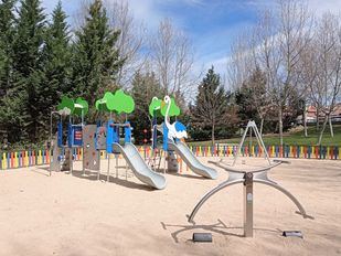 El Parque de la Laguna del Carrizal en Villalba estrena una renovada zona infantil